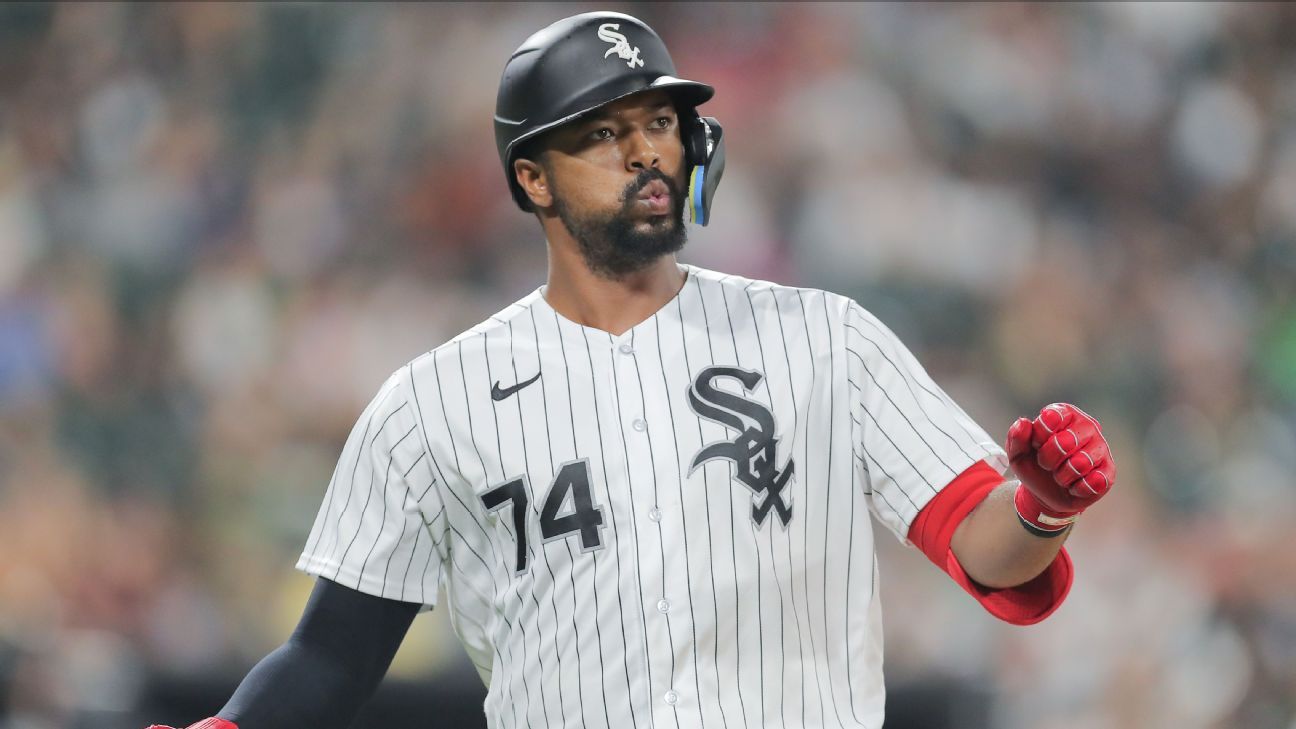 White Sox place Eloy Jimenez, Steven Wilson on injured list
