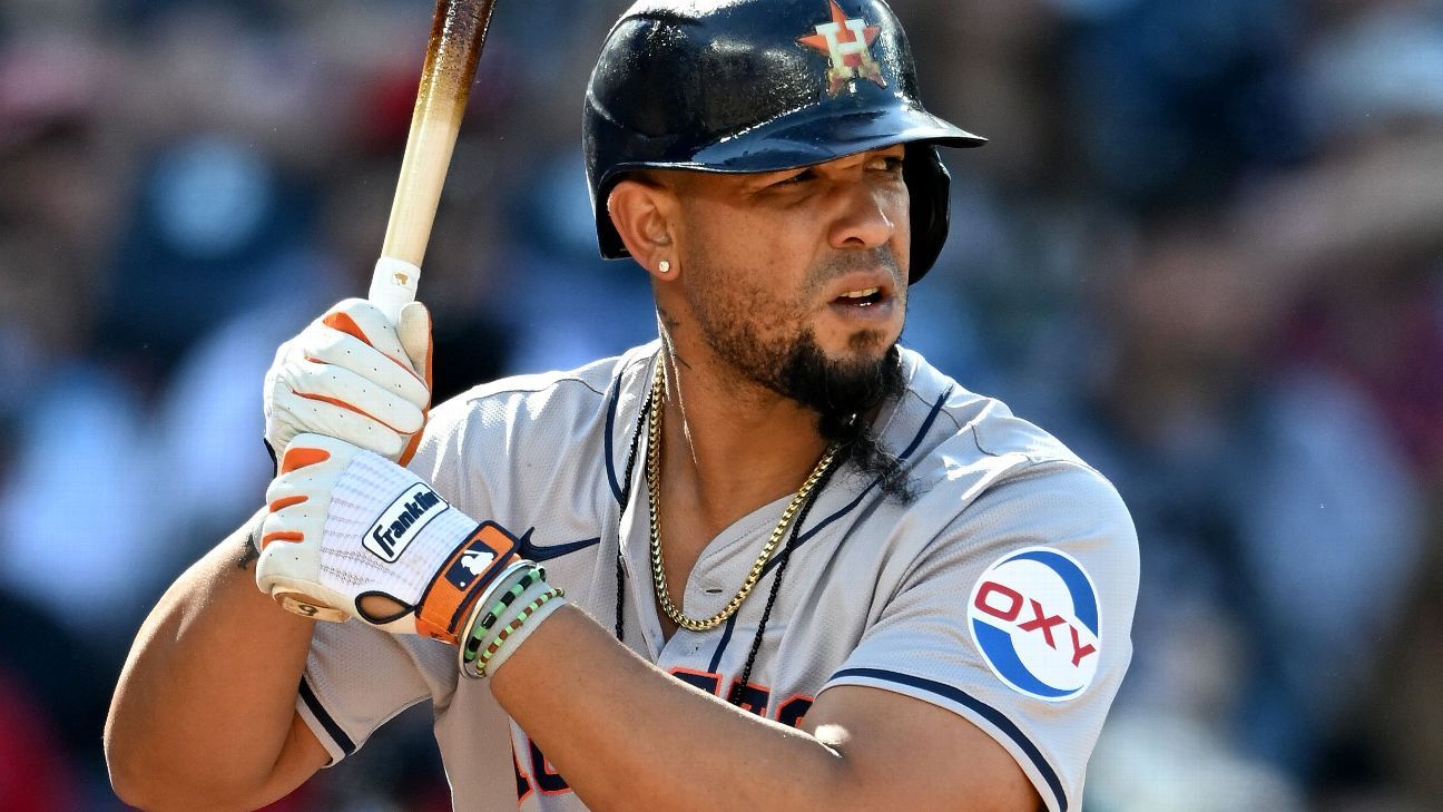 Abreu to rejoin Astros next week; Urquidy exits rehab start