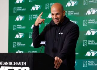 Jets coach Robert Saleh gets more involved with offense