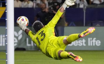 Puig, Pec each score a goal as Galaxy beats Dynamo 2-1