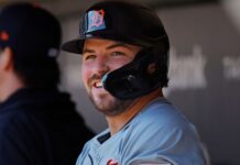 Phillies acquire infielder Buddy Kennedy from Tigers