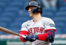 Red Sox to give OF Tyler O’Neill time off to rest ailing knee