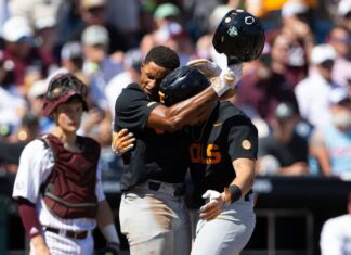 Nebraska-sized surplus of tension: Tennessee, Texas A&M and a Game 3 highlight on the deck