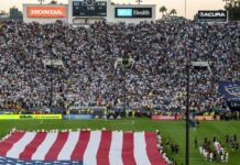 LA Galaxy, LAFC battle for first at packed Rose Bowl Trafico