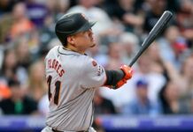 Giants place Wilmer Flores on 10-day IL with knee injury