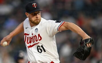 Twins reliever Brock Stewart returns to IL with shoulder strain