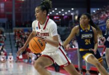 Ref removed from NCAA women’s basketball game at halftime over background conflict – KIRO 7 News Seattle