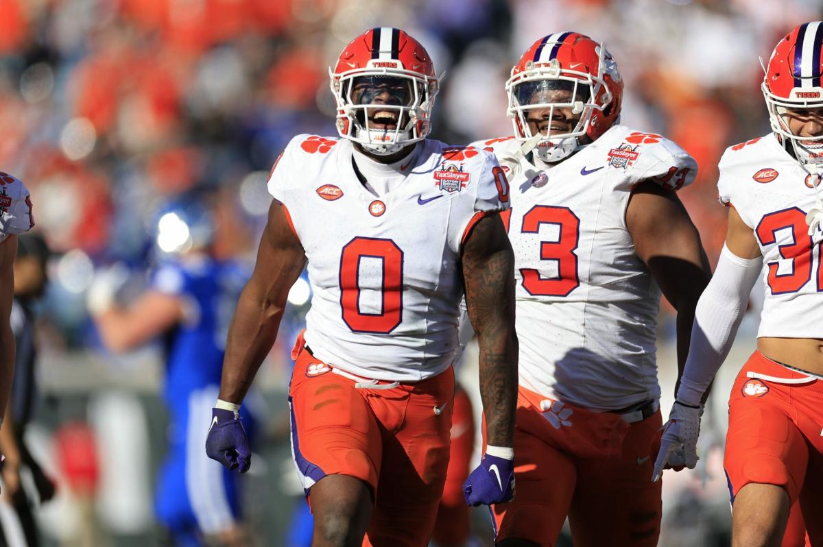 Barrett Carter ranked nation’s fifth-best linebacker by College Football News