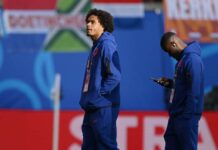 Official: Joshua Zirkzee signs for Man United on five year contract – Man United News And Transfer News