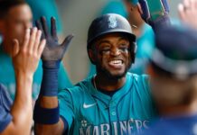 Mariners, Victor Robles agree to two-year, $9.75M extension