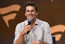 NFL restricts Brady as analyst while Raiders deal is pending