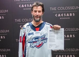 Keanu Reeves signs hockey contract with Windsor Spitfires
