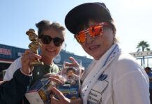 Fans line up at Dodger Stadium for bobblehead of Ohtani, Decoy