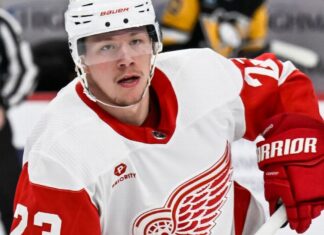 Detroit Red Wings sign Lucas Raymond to eight-year contract