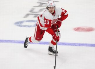 Red Wings sign defenseman Moritz Seider to 7-year deal