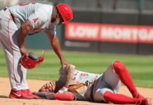 Angels’ Zach Neto departs with right shoulder injury