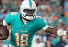 Mike McDaniel hints at offensive changes after Dolphins lose