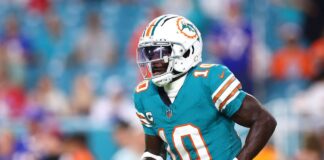 Tyreek Hill committed to Dolphins amid frustrating season