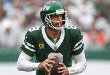 Aaron Rodgers looking to extend dominance against Vikings