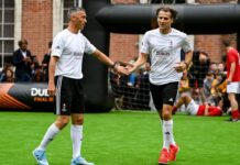 Ex-Man United forward Diego Forlán to make pro tennis debut