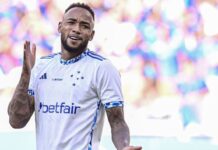 Cruzeiro striker Rafa Silva gets red card after 3 seconds