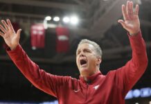 John Calipari dampened the fans’ enthusiasm in the first game at Arkansas