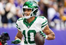 Jets place Allen Lazard on IR, likely to keep Mike Williams