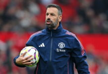 “Principled” Ruud van Nistelrooy does not want to stab Erik ten Hag in the back – Man United News And Transfer News