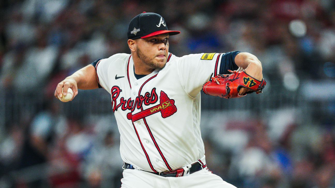 Braves’ Joe Jiménez expected to sit out 8-12 months after knee surgery
