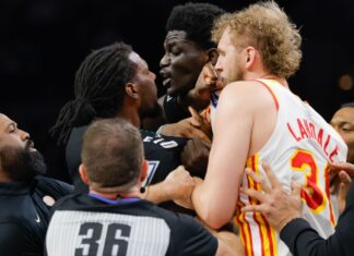 Naz Reid, Mouhamed Gueye tossed after altercation late in game