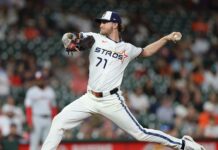 Astros closer Hader playing catch after offseason injury