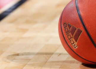 Boston College star Bill Donovan, father of Bulls coach, dies