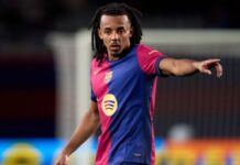 Spanish refs say VAR missed foul on Koundé in Barcelona loss