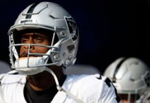 Sources: Jets get their QB, trade with Raiders for Geno Smith