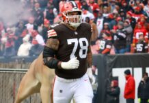 Browns releasing starting OT Jack Conklin, source says