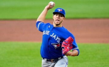 Blue Jays’ José Berríos still not throwing, to visit elbow specialist