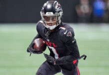 Giants add WR Darnell Mooney on one-year contract, sources say