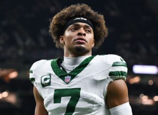 Jets set to trade QB Justin Fields to Chiefs, sources say