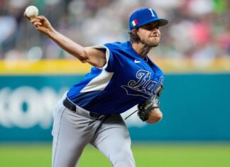 Aaron Nola will start the semifinals of the Baseball Classic for Italy