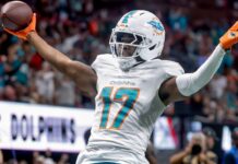 Source: Dolphins trade Jaylen Waddle to Broncos for picks