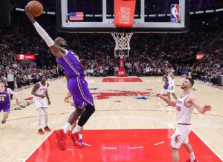 LeBron James’ 6 dunks vs. Rockets key Lakers’ 7th straight win