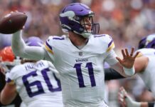 Vikings bring back Carson Wentz, adding to QB depth