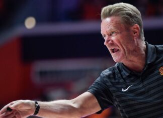 Amid scandal, CSUB wants to hire USC’s Todd Lee, sources say