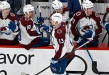 Avs become 1st NHL team to clinch playoff berth, beat Blackhawks