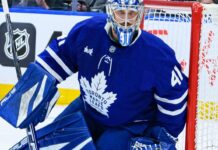 Leafs’ Anthony Stolarz out after taking puck to throat