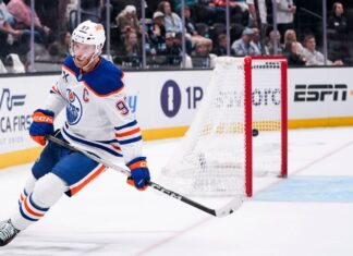 Oilers’ Connor McDavid tops 400 career goals, with 1,200 points