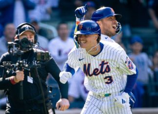 Carson Benge homers in big league debut to help Mets pound Pirates in opener