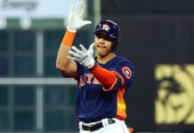 Astros SS Jeremy Peña (finger) back after missing Opening Day