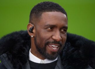 Jermain Defoe named manager of non-league side Woking