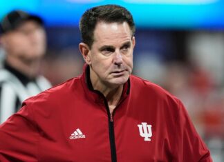 Indiana’s Curt Cignetti transfers Nick Marsh for gold cleats